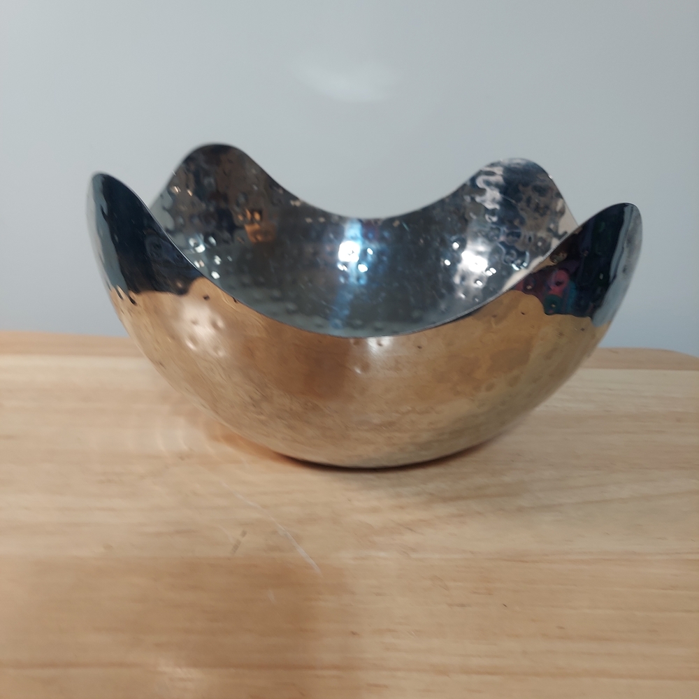 Hammered Stainless Steel Serving Bowl With Wavy Scalloped Rim